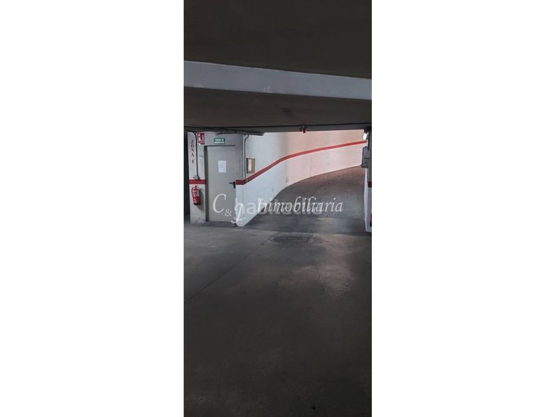 Foto c7977760-0528-4983-a425-9bb72e42a826. Aparcament cotxe a Centro puerto Sagunt