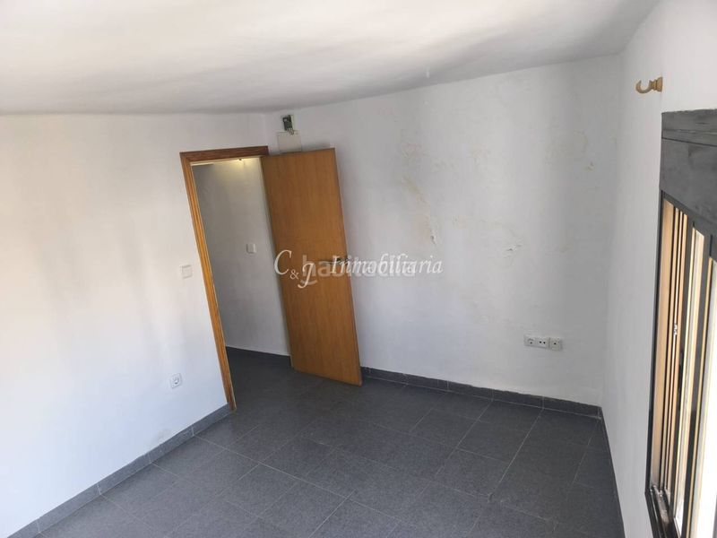 Foto 913ef414-e85c-4732-ae83-f3df711e8f3e. Casa a Onda