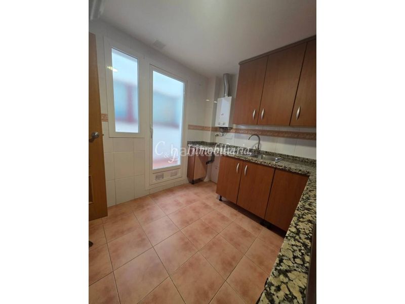 Foto 0a99daee-a032-4879-b040-b50a45d6c722. Casa amb aparcament piscina a Avenida de Abril-9 de Octubre Sagunt