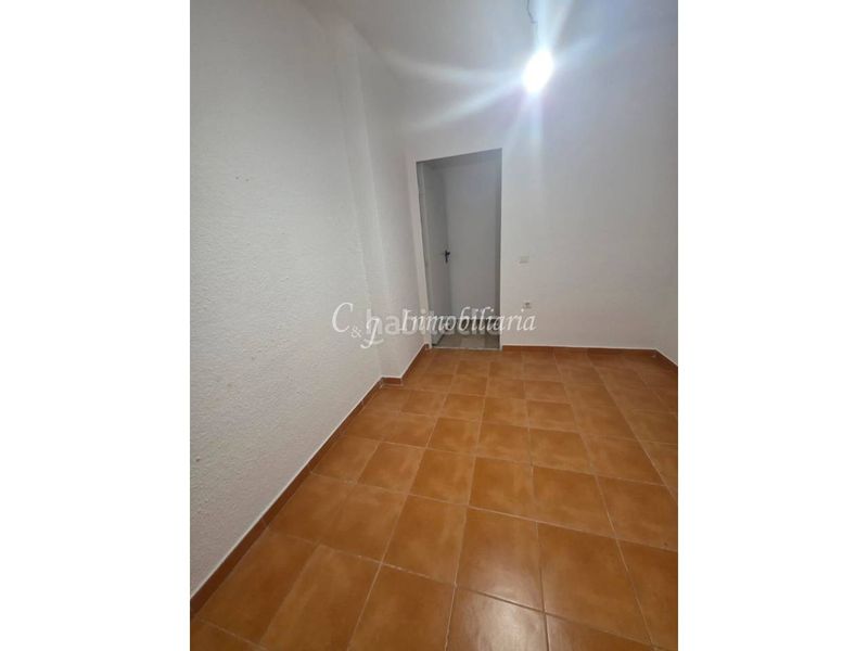 Foto 7290a53a-aa6c-40eb-9563-1b34eea7108f. Casa amb aparcament piscina a Avenida de Abril-9 de Octubre Sagunt