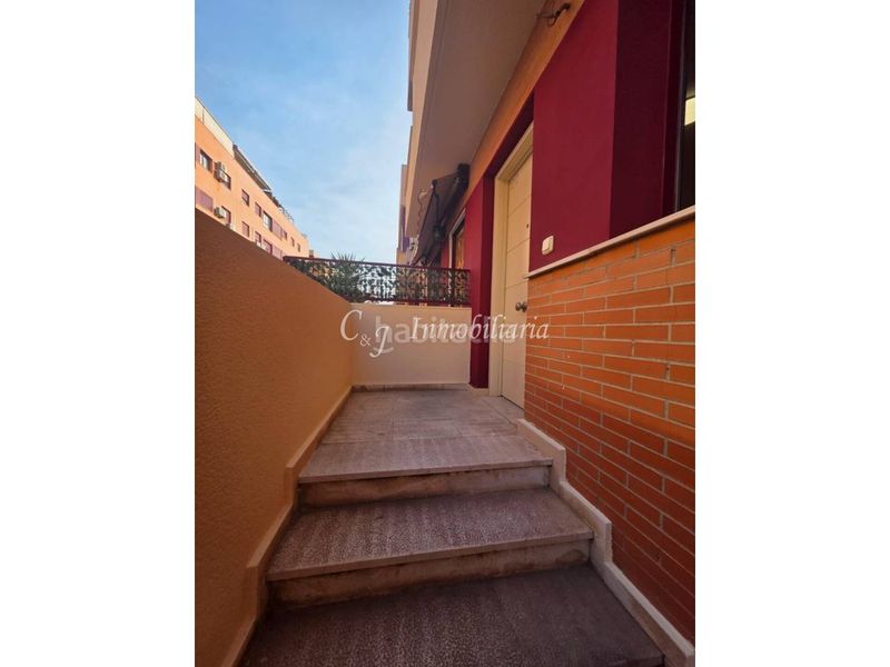 Foto 7c194e52-a91c-4527-8444-3997bf6045dc. Casa amb aparcament piscina a Avenida de Abril-9 de Octubre Sagunt