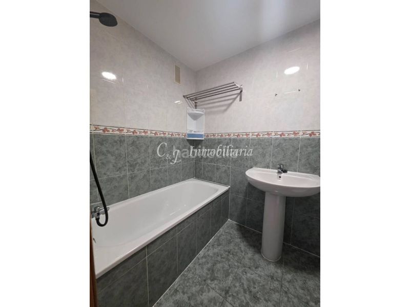 Foto ac422631-709f-4e13-ac7e-7000781a3c26. Casa amb aparcament piscina a Avenida de Abril-9 de Octubre Sagunt