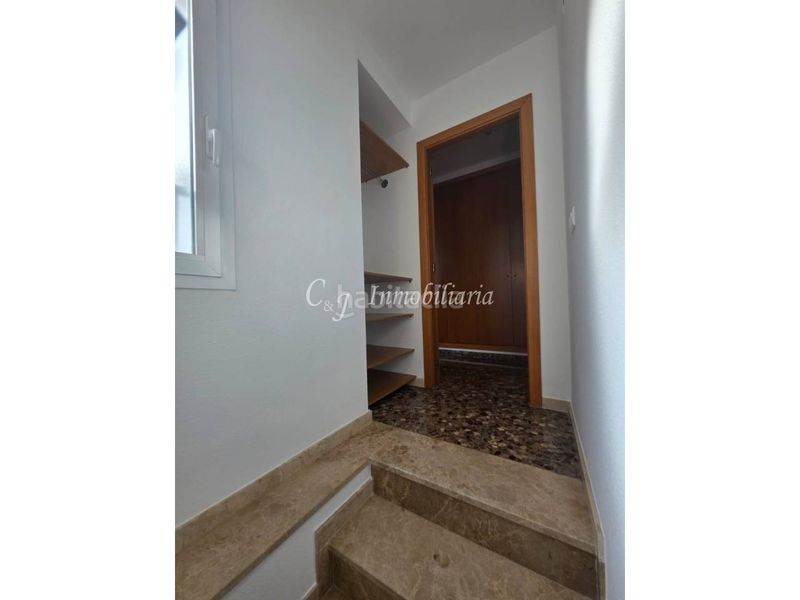 Foto c1b76bbe-a13f-4e4a-80fc-a9d546fd6cfc. Casa amb aparcament piscina a Avenida de Abril-9 de Octubre Sagunt