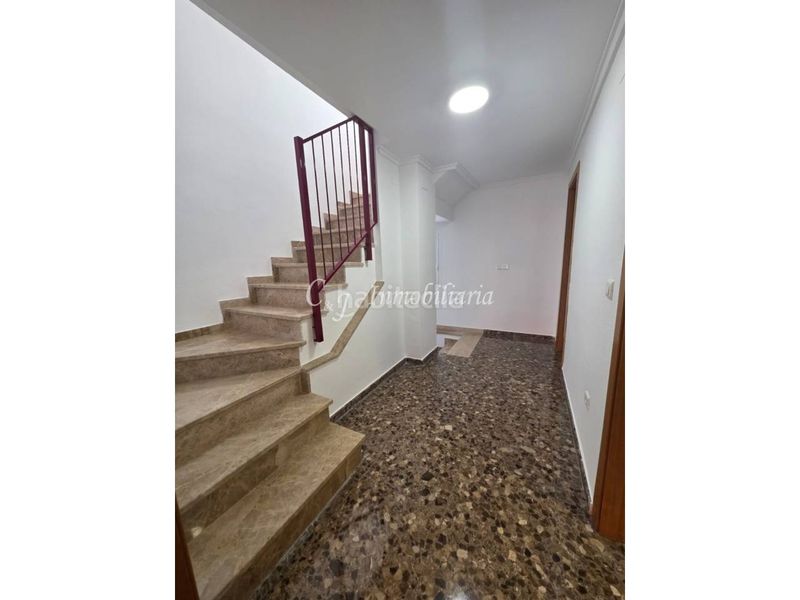 Foto e12a5de7-93f9-4441-b458-aec53b36e6e6. Casa amb aparcament piscina a Avenida de Abril-9 de Octubre Sagunt