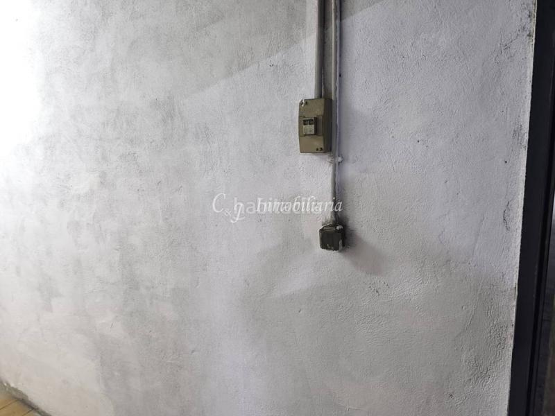 Foto 6c88535b-2d1b-4cc2-a196-fa9cd0aed8b9. Autoparkplatz in Avenida de Abril-9 de Octubre Sagunt