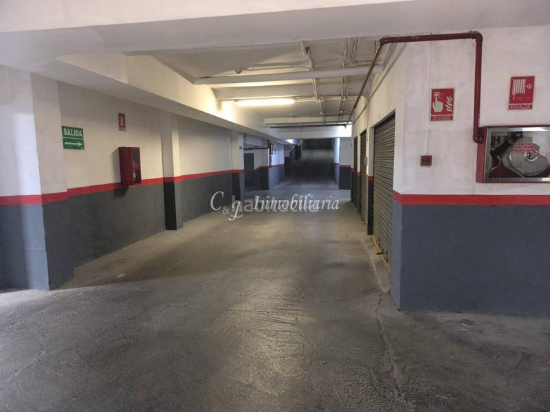 Foto 8b747542-7fa8-41c5-b7ba-40ca1f733bfe. Autoparkplatz in Avenida de Abril-9 de Octubre Sagunt