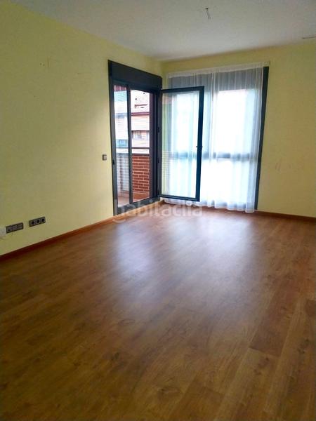 Foto 2fd2003f-cda1-46f1-adec-3997c214001c. Pis amb aparcament piscina a Yebes - valdeluz Yebes