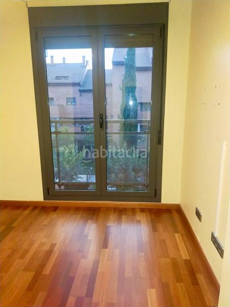 Foto 415829e8-1e14-4b96-98d4-79141d2f35a7. Pis amb aparcament piscina a Yebes - valdeluz Yebes