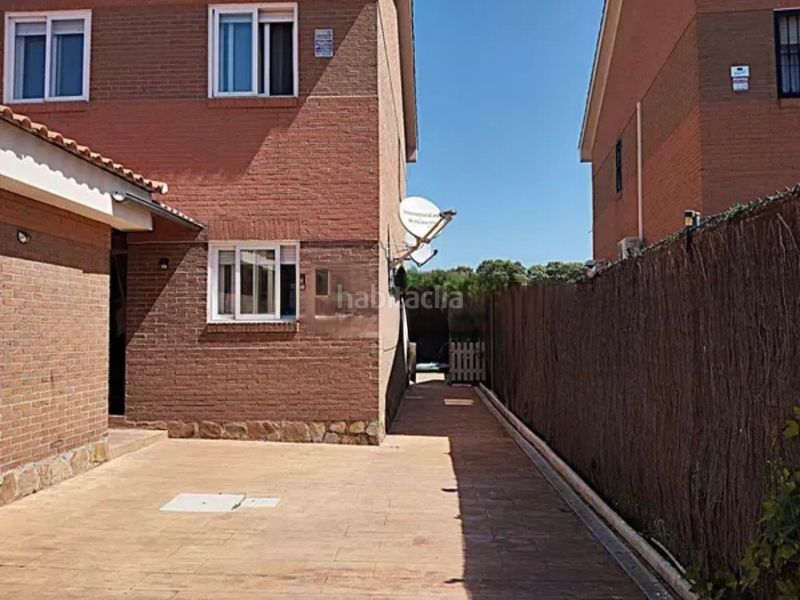 Foto 2e9c6540-db33-411d-831e-7fb5ec7ab3f2. Casa aparellada amb calefacció aparcament piscina a Pioz