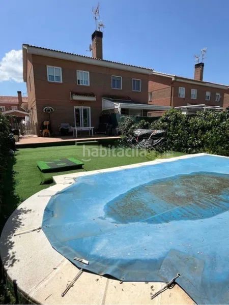 Foto 33ef85b4-0d83-4ecc-98fe-c08036ea5af6. Casa aparellada amb calefacció aparcament piscina a Pioz