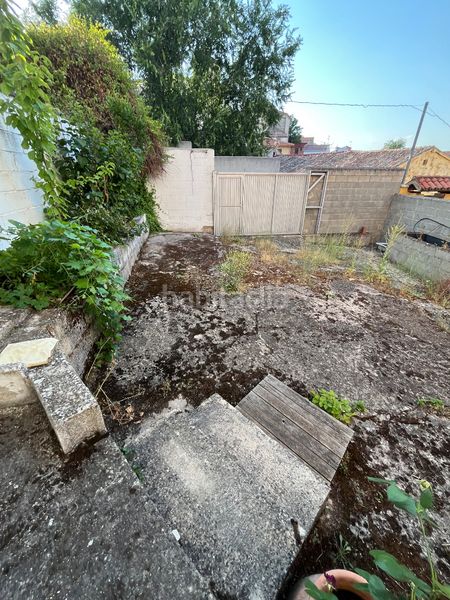 Foto 501d1cab-d091-4641-8007-87080bab7d09. Masia amb xemeneia aparcament a Cogolludo