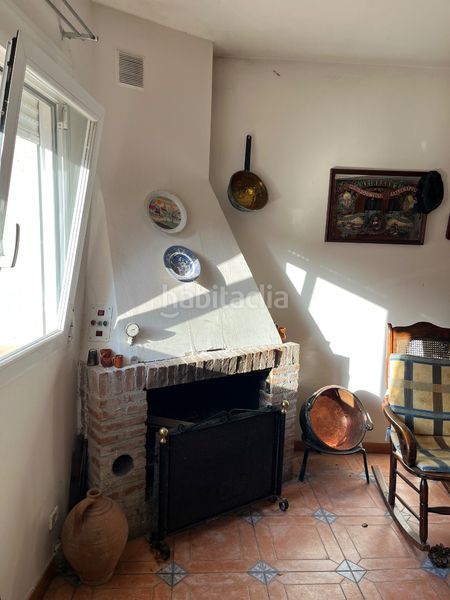 Foto 6c7d9378-69de-4339-9970-dd573ffe05d7. Masia amb xemeneia aparcament a Cogolludo