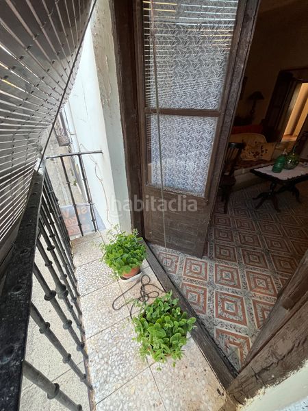 Foto bdbe7586-4c29-422e-8fa9-d7ac63adad06. Masia amb xemeneia aparcament a Cogolludo
