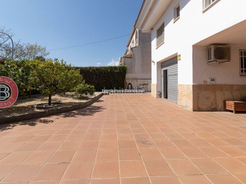Foto ab8864f6-2116-45d1-a052-a8e063d67238. Xalet amb aparcament a Piera