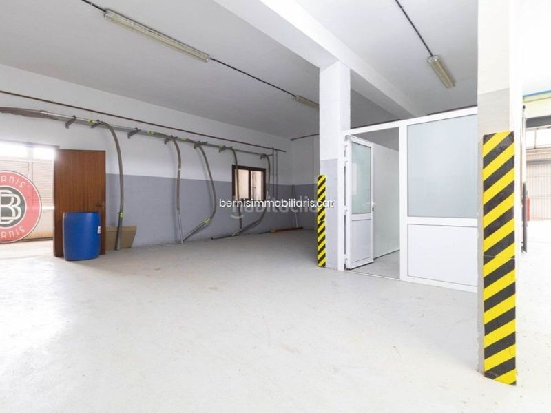 Foto 2372c7fd-2362-4992-af75-3d7cd45c5505. Local comercial en Piera