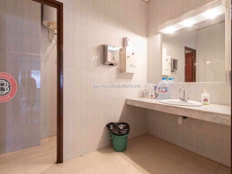 Foto c3ee79ec-8ba6-48ba-846f-7b469cdf78cc. Local comercial en Piera