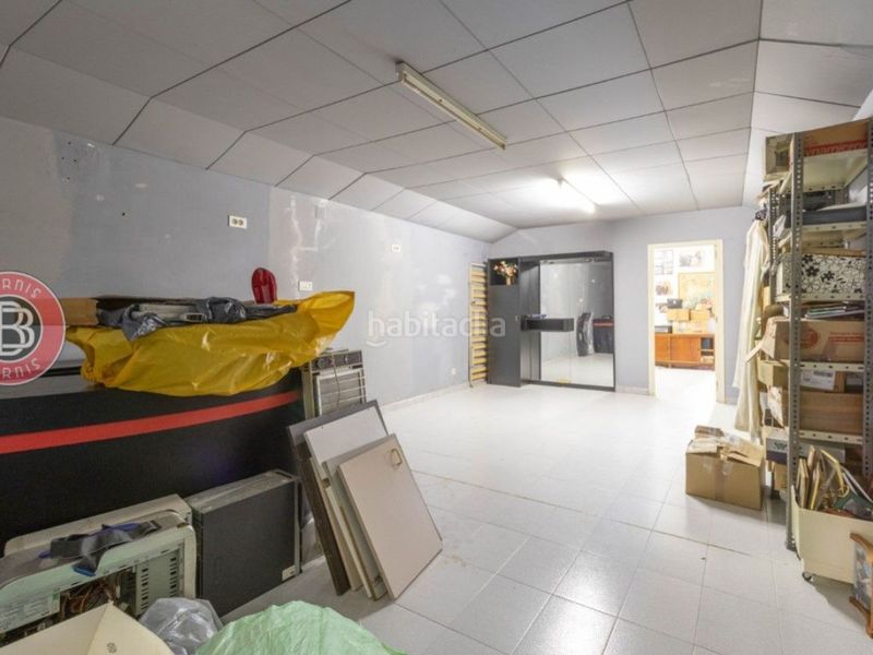 Foto ac2b65a4-4fb2-4c6b-9d7a-2317616f2435. Local comercial en calle de la plaça 19 en Piera