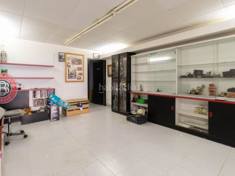 Foto f727ceca-5b91-4c78-9a22-5bd9468ea2b4. Local comercial en calle de la plaça 19 en Piera