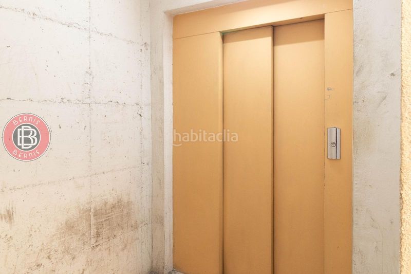 Foto 700a2bc7-f5bb-4466-b182-e0ba862e2f39. Aparcament cotxe a Piera