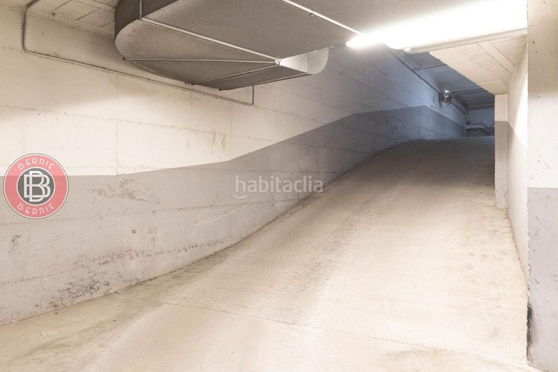 Foto a164e023-dfbf-44d1-b481-1733799ebfaf. Aparcament cotxe a Piera
