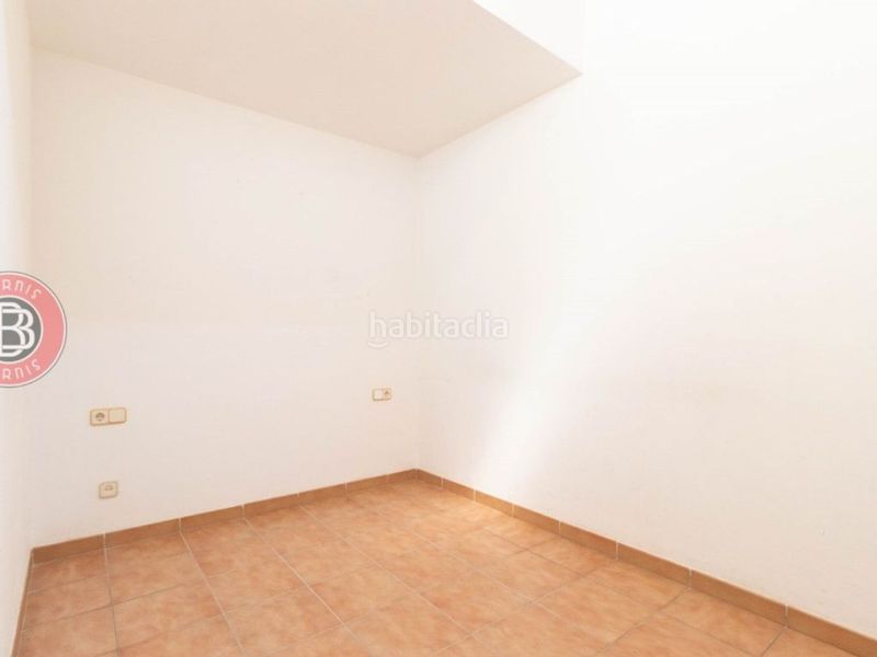 Foto c6261e71-48f5-43d9-ad1a-1c82a5103551. Chalet en Piera