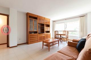 Etagenwohnung  Industria. Piso amplio y luminoso en el centro del pueblo