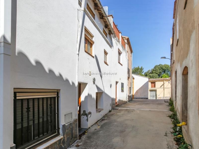 Foto 06755101-a40a-46b5-aa62-96ac01c73b01. Reihenhaus in Piera