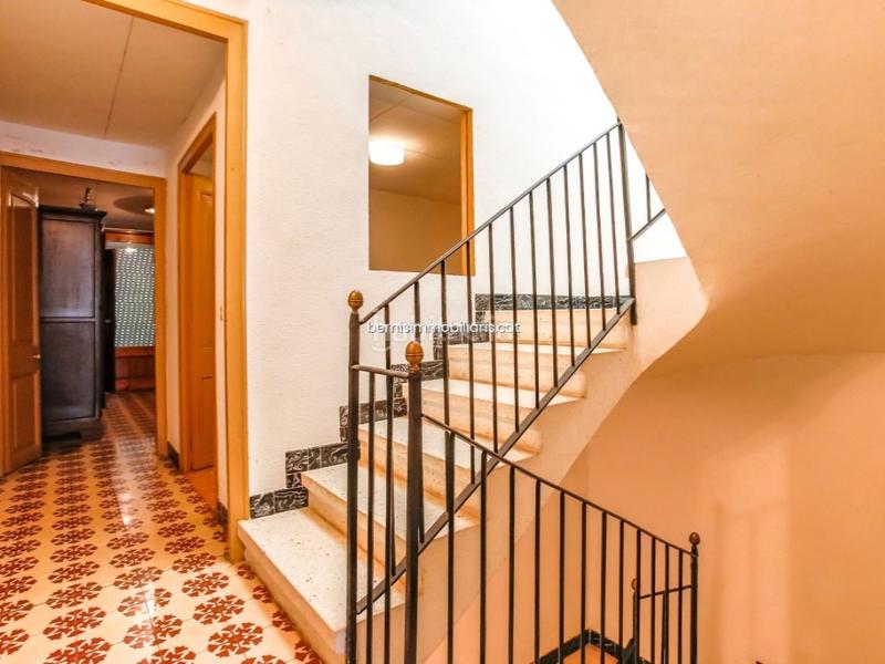 Foto d5336a44-92b0-43db-bdfc-6c9532b6c039. Reihenhaus in Piera