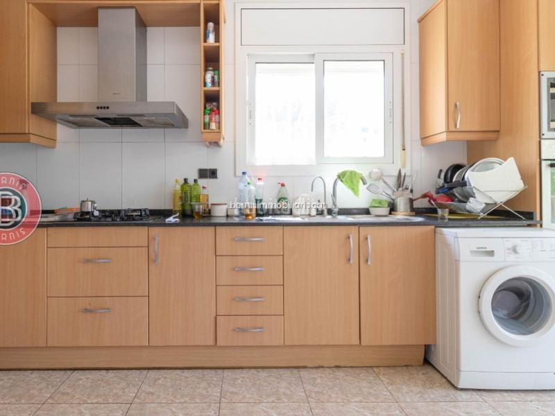 Foto 060038ac-ac3b-409a-b164-8a86b23f25e3. Haus mit heizung parking in Masquefa