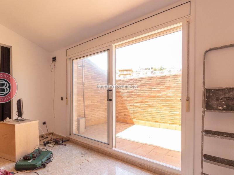 Foto 4c6840c3-eaa4-4147-8ce0-2499e0e6d894. Haus mit heizung parking in Masquefa