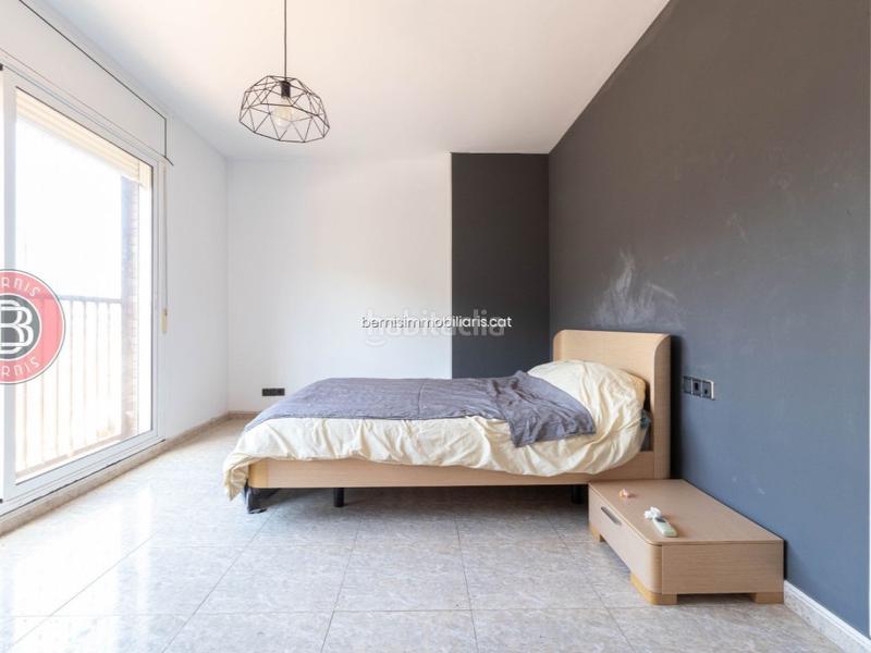 Foto 6dcbb5ad-4712-41b5-8fd9-a9b615477489. Haus mit heizung parking in Masquefa