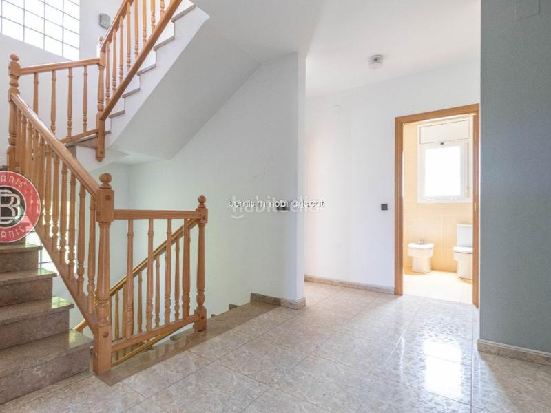 Foto 7cf37ae4-e011-44b8-b817-f87d777383b4. Haus mit heizung parking in Masquefa