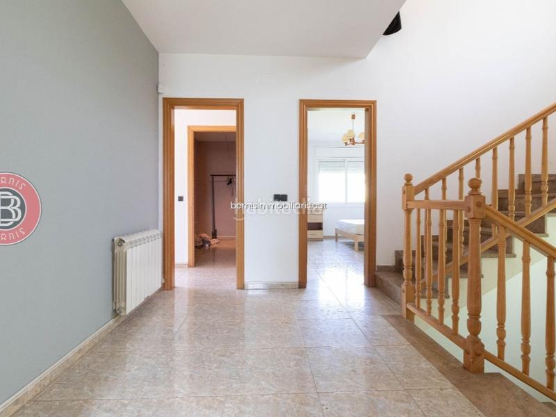 Foto 7d1fc181-57d0-4af6-88ce-d6a80e03652c. Haus mit heizung parking in Masquefa