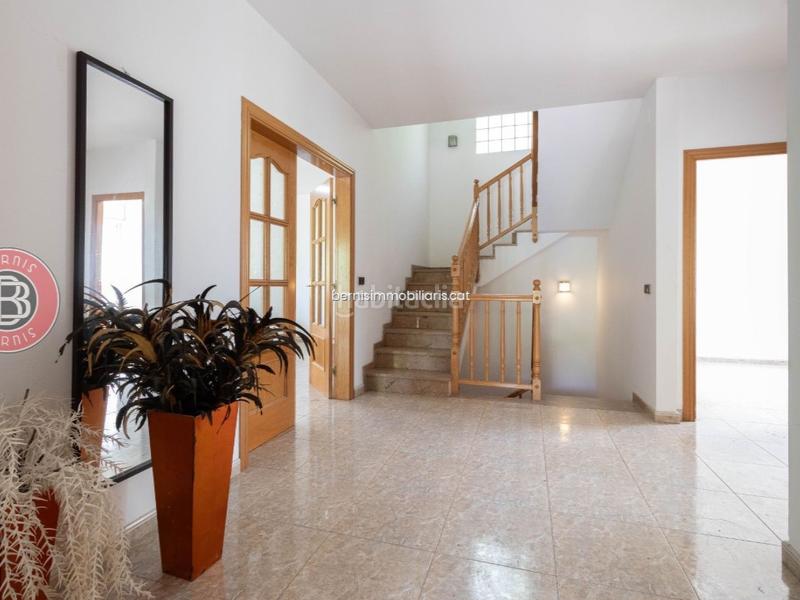 Foto 84f003c8-d7f0-4b1c-a3f5-3681a8df5d06. Haus mit heizung parking in Masquefa