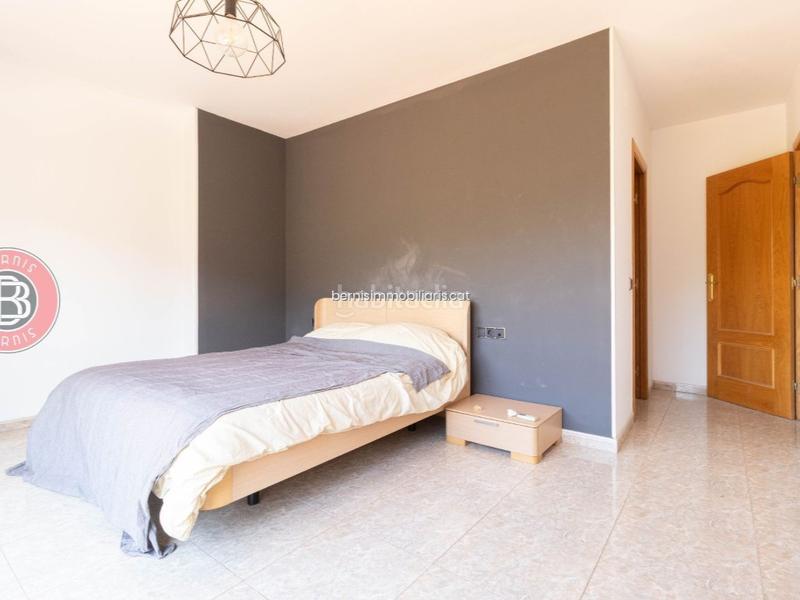 Foto 86f33025-1534-4caa-bcaa-cdbd58098f60. Haus mit heizung parking in Masquefa