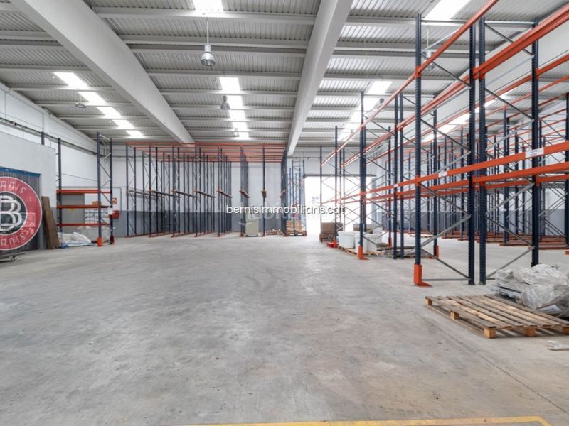 Foto 403dd5c5-722a-4ae7-aeab-393d56261ab0. Nau industrial a Piera