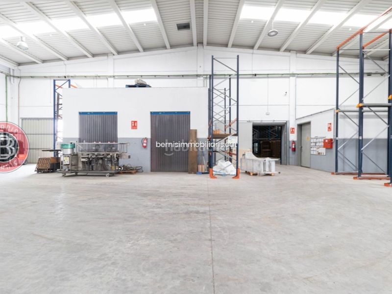 Foto 94dfad3b-8dd8-43d4-9226-163573b54ea0. Nau industrial a Piera
