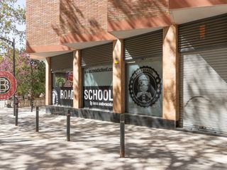 Local Comercial  Avenida gall mullat. Local de 69 m con posibilidad de cambio de uso a vivienda en pie