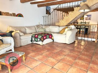 Reihenhaus  Calle major (c aguilera). Casa de pueblo reformada con encanto en una de las zonas más tra