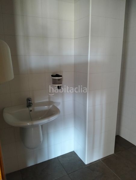 Foto 3f57b549-3052-45b6-bf50-b496c1d26925. Office space with parking in El Ingenio Almería