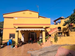 Maison à Castellet i la Gornal. Los jardines de cunit