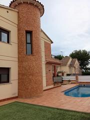 Haus in Segur de Calafell Nucli Urbà. Casa independiente cuatro vientos de obra vista