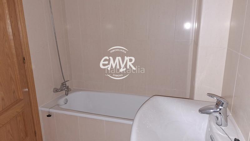 Foto 1e65fbae-9885-4e37-957f-be54e274edeb. Appartement dans avenida de requejo 44 dans Los Bloques Zamora