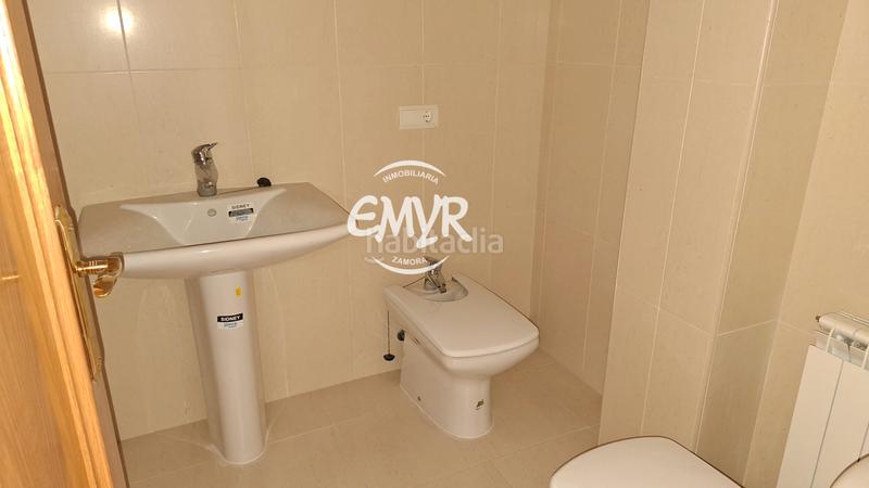 Foto da345f17-8ff1-4e7f-a986-578aba9b784b. Appartement dans avenida de requejo 44 dans Los Bloques Zamora