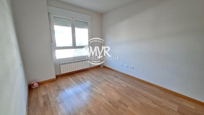 Foto f6a4dbb1-335e-424b-bbf3-4b5cbd5bea2f. Appartement dans avenida de requejo 44 dans Los Bloques Zamora
