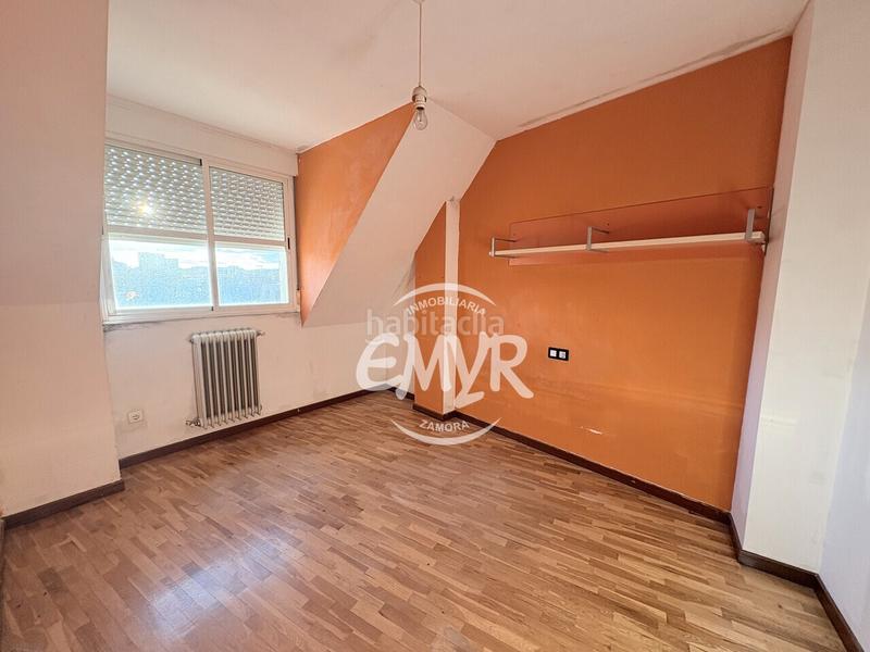 Foto bc11c749-0846-4494-96b1-81edb778fed4. Zweistöckige wohnung in calle colón 31 in Los Bloques Zamora