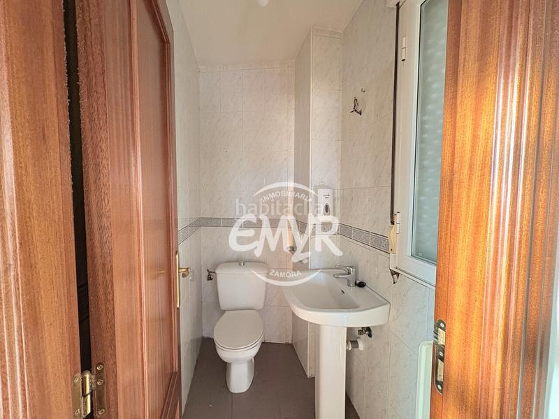 Foto f3283a80-38d6-4be2-bd2d-4a9ebab168b9. Zweistöckige wohnung in calle colón 31 in Los Bloques Zamora