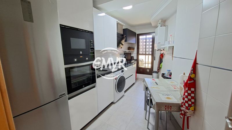 Foto ae35e2d3-42a7-47d2-9eb4-e7d58d342d7f. Pis amb calefacció aparcament a Pinilla Zamora