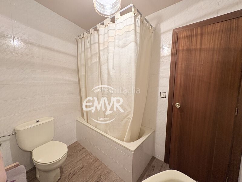 Foto b34043ec-e4a9-428d-aff9-5d1cac5c32fe. Casa adossada a Fermoselle