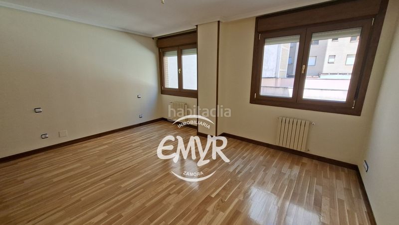 Foto df78d1e3-fce3-44a5-9c53-1dab54175507. Pis amb calefacció aparcament a Las Viñas Zamora